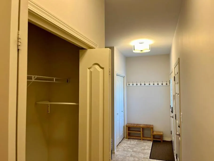 Cozyville Winnipeg Holiday home